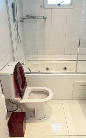 Apartamento à venda com 131m², 3 quartos e 3 vagas Apartamento à venda com 131m², 3 quartos e 3 vagasBanheiro da Suíte 1