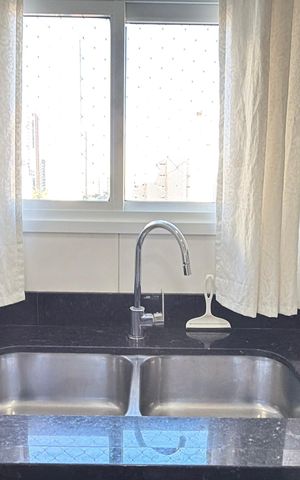 Apartamento à venda com 131m², 3 quartos e 3 vagas Apartamento à venda com 131m², 3 quartos e 3 vagasCozinha