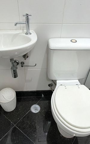 Apartamento à venda com 131m², 3 quartos e 3 vagas Apartamento à venda com 131m², 3 quartos e 3 vagasBanheiro de serviço