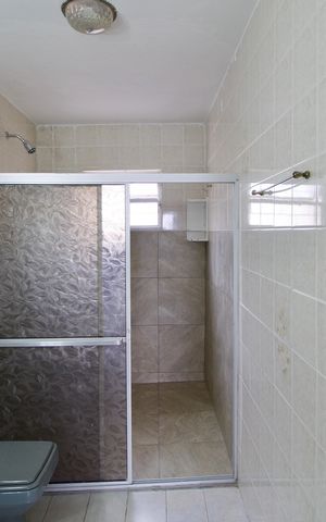 Casa para alugar com 175m², 3 quartos e 2 vagas Casa para alugar com 175m², 3 quartos e 2 vagasBanheiro 1 - Suite