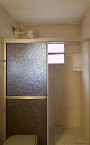 Casa para alugar com 175m², 3 quartos e 2 vagas Casa para alugar com 175m², 3 quartos e 2 vagasBanheiro 2
