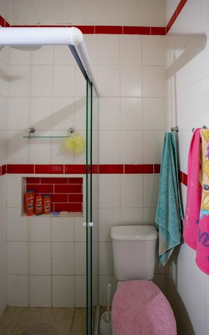 Casa para alugar com 220m², 3 quartos e 2 vagasBanheiro Social