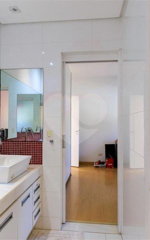 Casa de condomínio à venda com 233m², 4 quartos e 3 vagas