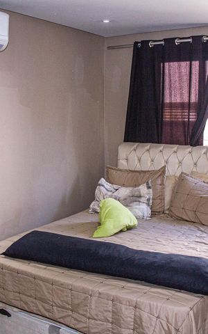 Casa de condomínio para alugar com 180m², 4 quartos e 3 vagas