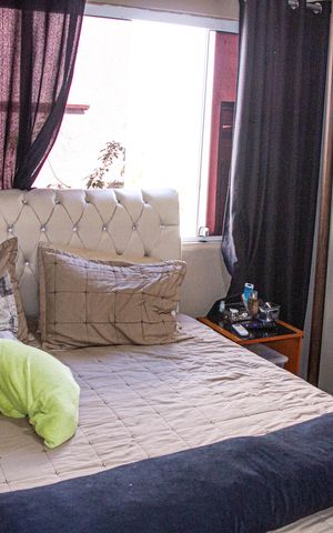 Casa de condomínio para alugar com 180m², 4 quartos e 3 vagas