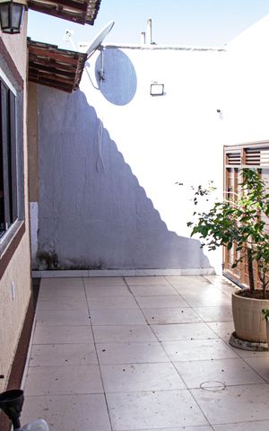 Casa de condomínio para alugar com 180m², 4 quartos e 3 vagas