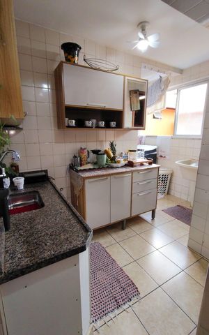 Apartamento à venda com 84m², 3 quartos e 2 vagas Apartamento à venda com 84m², 3 quartos e 2 vagasCozinha e Área de Serviço