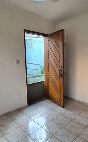 Casa à venda com 76m², 3 quartos e 4 vagas