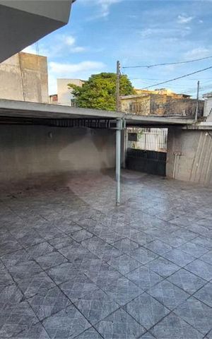 Casa à venda com 76m², 3 quartos e 4 vagas