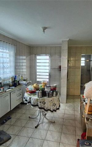 Casa à venda com 76m², 3 quartos e 4 vagas
