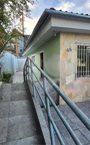 Casa à venda com 76m², 3 quartos e 4 vagas