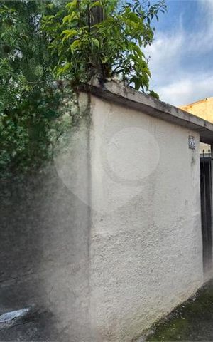 Casa à venda com 76m², 3 quartos e 4 vagas