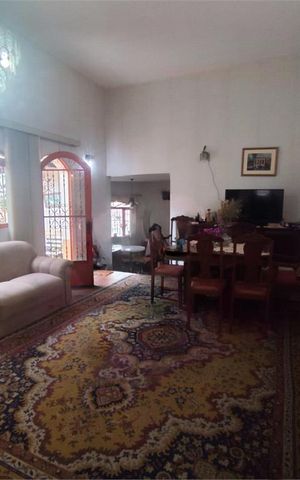 Casa à venda com 213m², 4 quartos e 4 vagas