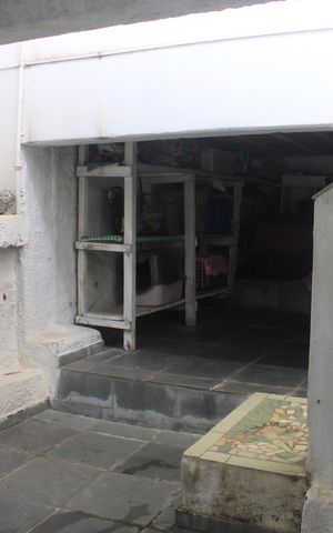 Casa à venda com 185m², 2 quartos e 2 vagasPorão