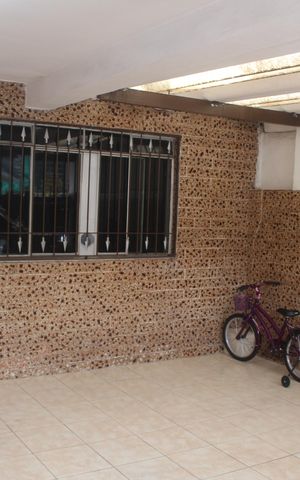 Casa à venda com 185m², 2 quartos e 2 vagasGaragem