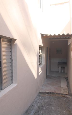 Casa para alugar com 42m², 1 quarto e sem vagaEntrada