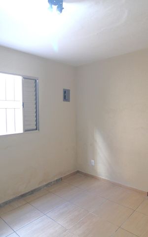 Casa para alugar com 42m², 1 quarto e sem vagaQuarto