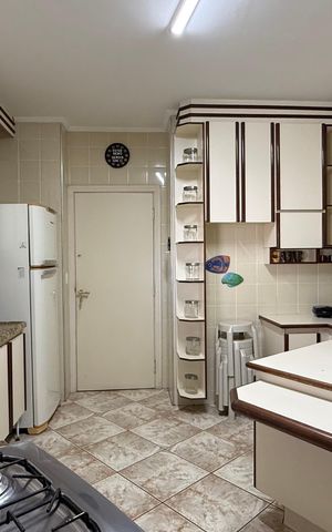 Apartamento para alugar com 158m², 4 quartos e 2 vagas Apartamento para alugar com 158m², 4 quartos e 2 vagasCozinha