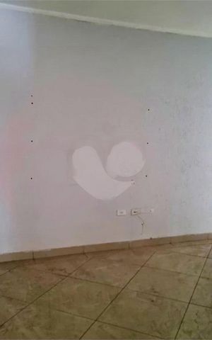 Casa à venda com 87m², 2 quartos e 4 vagas