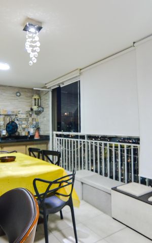 Apartamento à venda com 114m², 3 quartos e 2 vagasVaranda