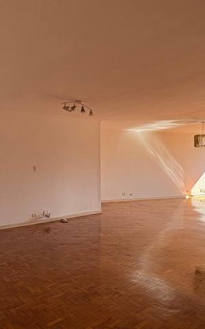 Apartamento à venda com 187m², 3 quartos e 1 vaga Apartamento à venda com 187m², 3 quartos e 1 vagaSala