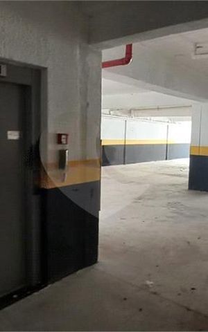 Casa de condomínio à venda com 550m², 2 quartos e 1 vaga