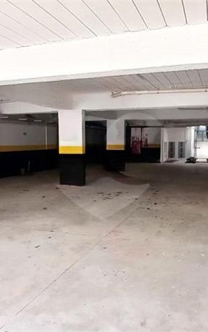 Casa de condomínio à venda com 550m², 2 quartos e 1 vaga