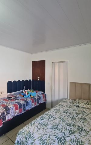 Casa à venda com 125m², 6 quartos e 1 vagaCasa 02/ Quarto 