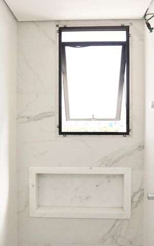 Apartamento à venda com 90m², 3 quartos e 2 vagasSemi-suítes - Banheiro 