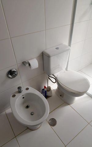 Apartamento para alugar com 218m², 4 quartos e 2 vagas Apartamento para alugar com 218m², 4 quartos e 2 vagasBanheiro