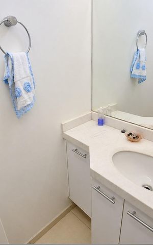 Apartamento para alugar com 218m², 4 quartos e 2 vagas Apartamento para alugar com 218m², 4 quartos e 2 vagasBanheiro