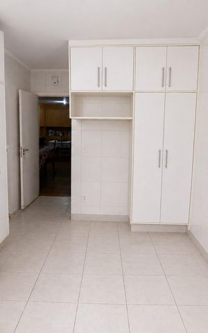 Apartamento para alugar com 218m², 4 quartos e 2 vagas Apartamento para alugar com 218m², 4 quartos e 2 vagasCozinha