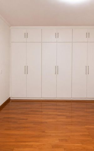 Apartamento para alugar com 218m², 4 quartos e 2 vagas Apartamento para alugar com 218m², 4 quartos e 2 vagasQuarto