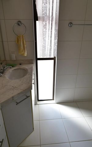 Apartamento para alugar com 218m², 4 quartos e 2 vagas Apartamento para alugar com 218m², 4 quartos e 2 vagasBanheiro