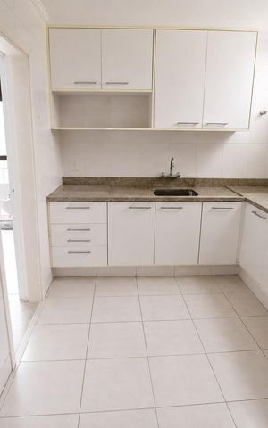 Apartamento para alugar com 218m², 4 quartos e 2 vagas Apartamento para alugar com 218m², 4 quartos e 2 vagasCozinha