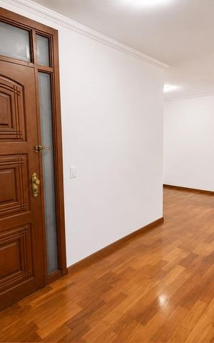 Apartamento para alugar com 218m², 4 quartos e 2 vagas Apartamento para alugar com 218m², 4 quartos e 2 vagasSala