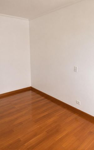 Apartamento para alugar com 218m², 4 quartos e 2 vagas Apartamento para alugar com 218m², 4 quartos e 2 vagasQuarto