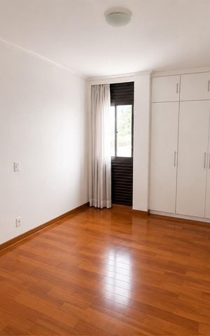 Apartamento para alugar com 218m², 4 quartos e 2 vagas Apartamento para alugar com 218m², 4 quartos e 2 vagasQuarto