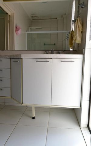 Apartamento para alugar com 218m², 4 quartos e 2 vagas Apartamento para alugar com 218m², 4 quartos e 2 vagasBanheiro
