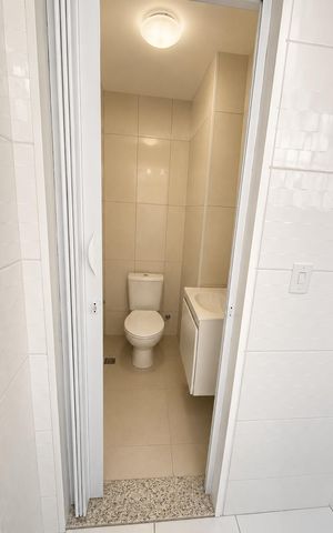 Apartamento à venda com 73m², 2 quartos e 1 vaga Apartamento à venda com 73m², 2 quartos e 1 vagaBanheiro