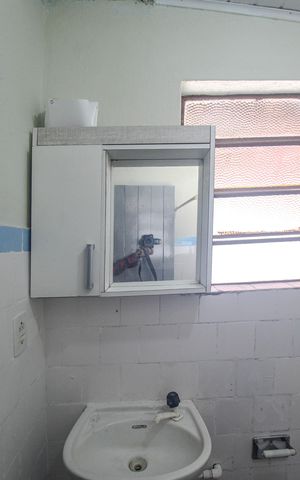 Casa para alugar com 35m², 1 quarto e sem vaga Casa para alugar com 35m², 1 quarto e sem vagaBanheiro