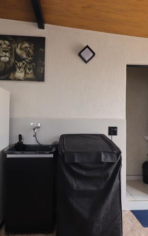 Casa para alugar com 80m², 2 quartos e 1 vagaÁrea de Serviço