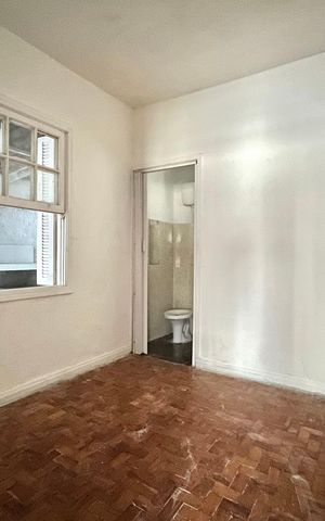 Casa para alugar com 40m², 1 quarto e sem vaga Casa para alugar com 40m², 1 quarto e sem vagaSuite
