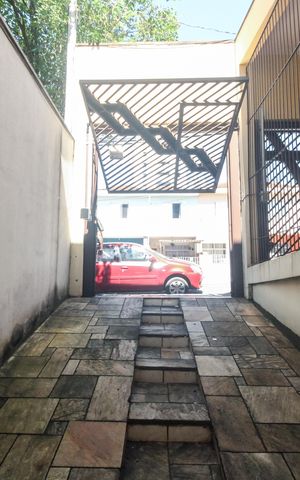 Casa para alugar com 180m², 2 quartos e 5 vagas Casa para alugar com 180m², 2 quartos e 5 vagasQuintal e Garagem