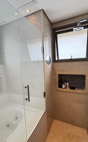 Apartamento à venda com 252m², 4 quartos e 4 vagas Apartamento à venda com 252m², 4 quartos e 4 vagasBanheiro da Suíte 1