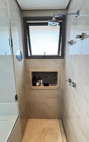 Apartamento à venda com 252m², 4 quartos e 4 vagas Apartamento à venda com 252m², 4 quartos e 4 vagasBanheiro da Suíte 1