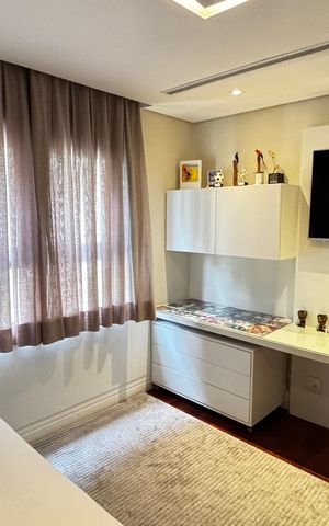 Apartamento à venda com 252m², 4 quartos e 4 vagas Apartamento à venda com 252m², 4 quartos e 4 vagasSuíte 3