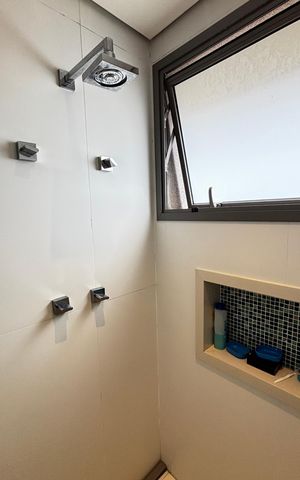 Apartamento à venda com 252m², 4 quartos e 4 vagas Apartamento à venda com 252m², 4 quartos e 4 vagasBanheiro da Suíte 2
