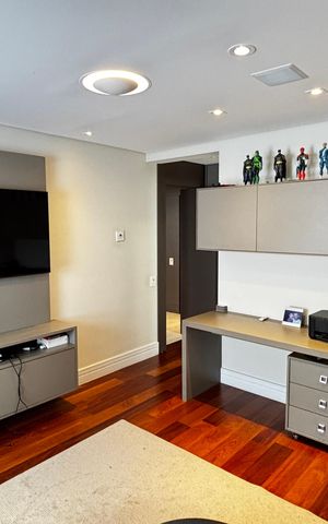 Apartamento à venda com 252m², 4 quartos e 4 vagas Apartamento à venda com 252m², 4 quartos e 4 vagasSuíte 4
