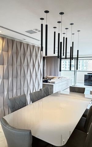 Apartamento à venda com 252m², 4 quartos e 4 vagas Apartamento à venda com 252m², 4 quartos e 4 vagasSala de Jantar